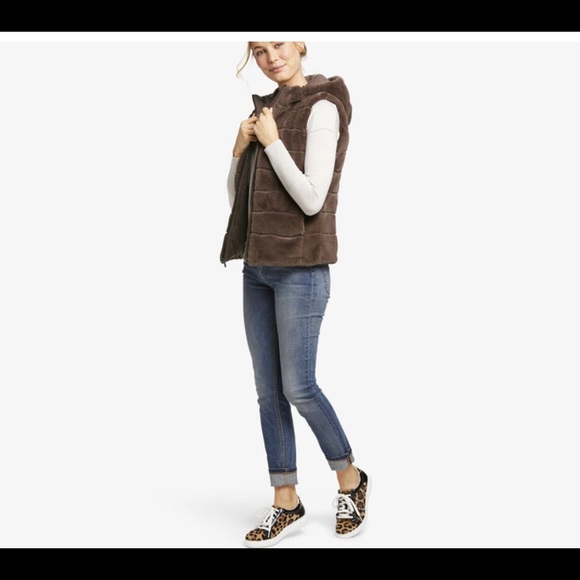 NWT 🍁 Reversible Faux-Fur Teddy Hooded Vest - Picture 3 of 5